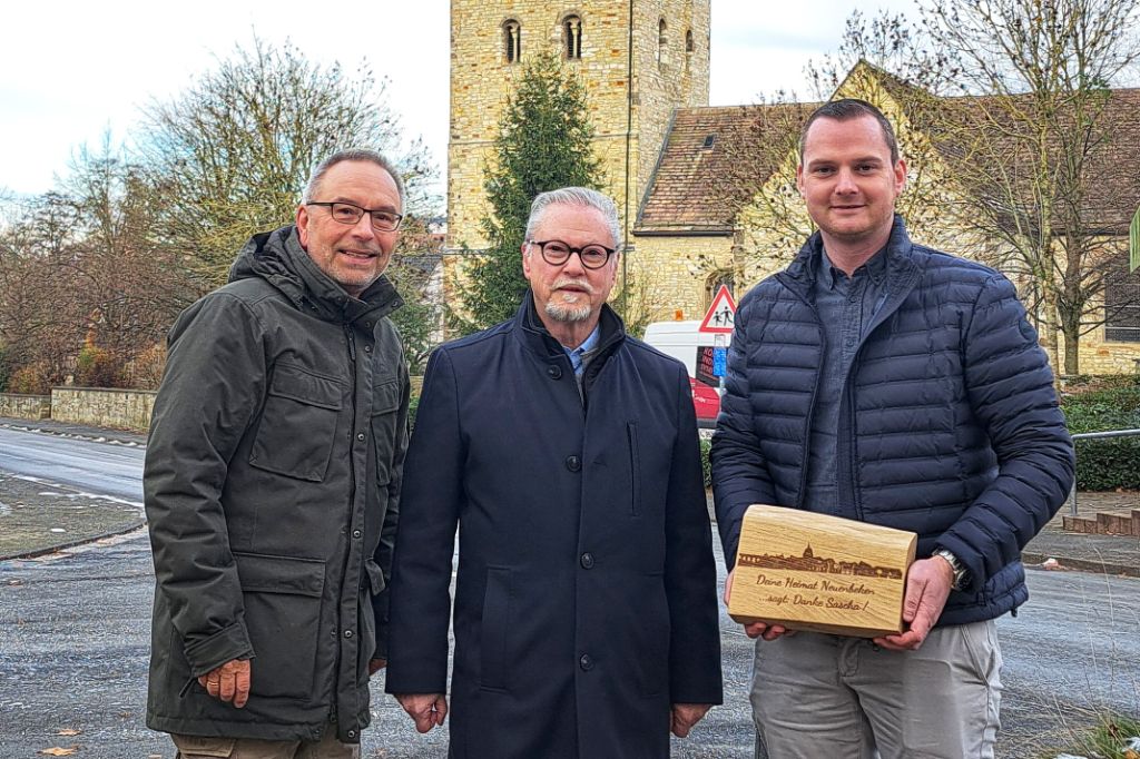 Wechsel des Ortsvorstehers in Neuenbeken - v.l. Michael Biernann, Christoph Quasten, Sascha Pöppe